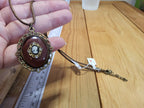 Kette mit Amulett und Farbwechsel