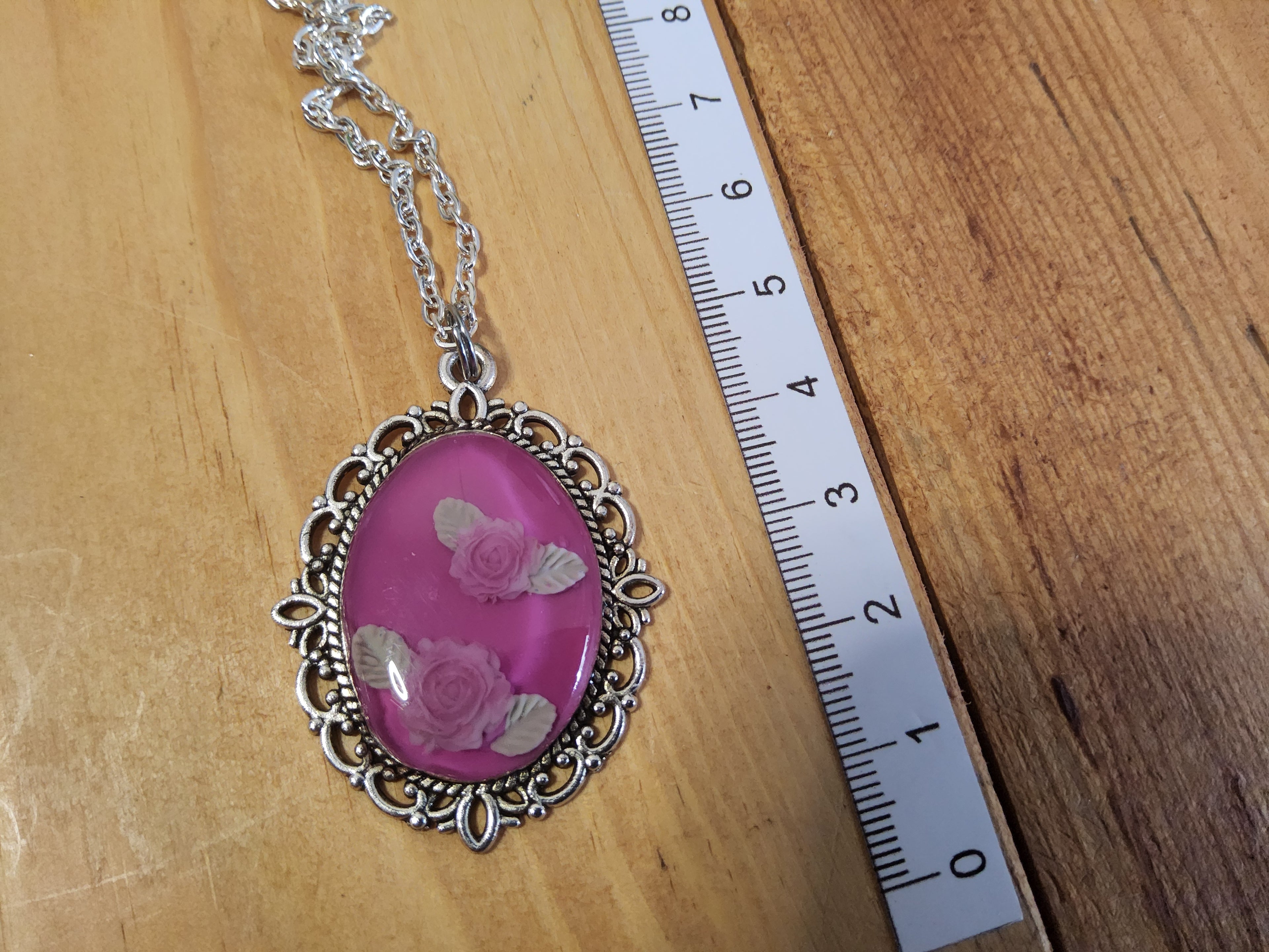 Kette mit Farbwechsel und Blumenmotiv