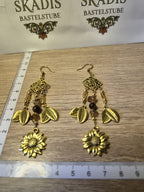 Goldige Ohrringe mit Sonnenblumen