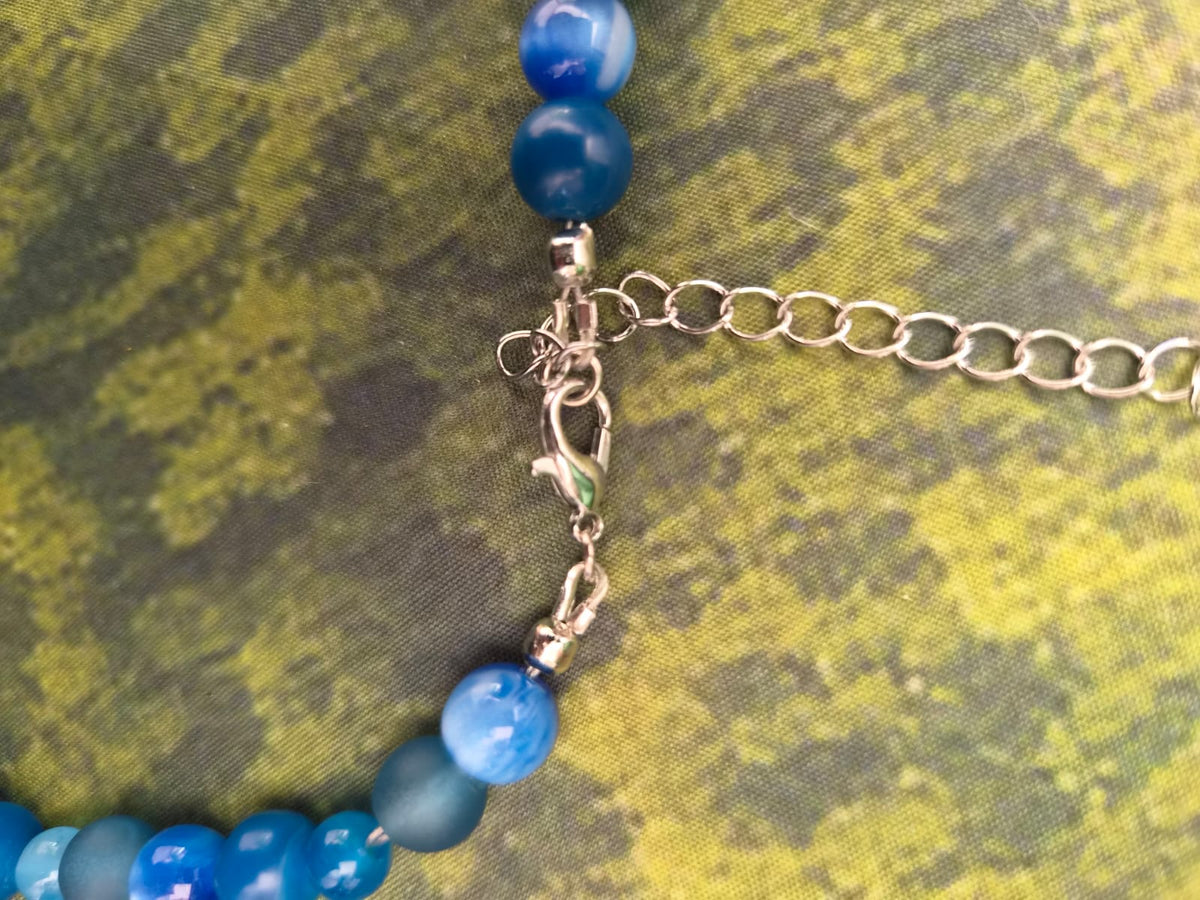 Perlenkette mit Kreuz mit Glasperlen