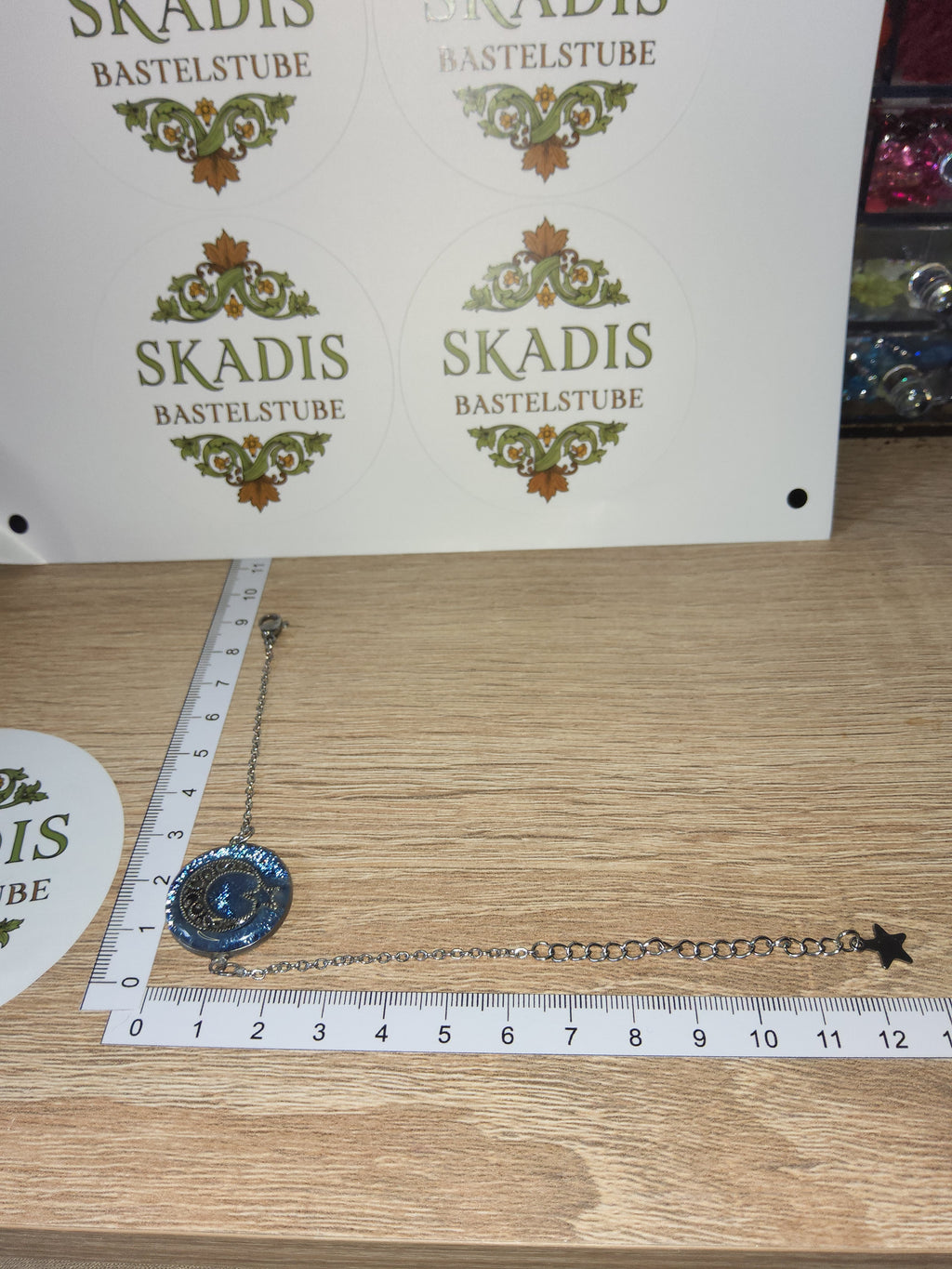 Armband mit leuchtenden Mond